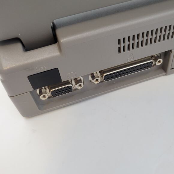 Vtg Toshiba Satellite Pro Series 425CDT /810 PA1225U Pentium Works Powers On - Picture 11 of 16